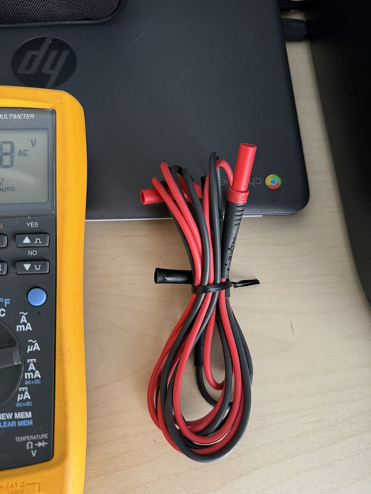FLUKE 189 TRUE RMS MULTIMETER W/ LEADS & BAG - FREE SHIPPING