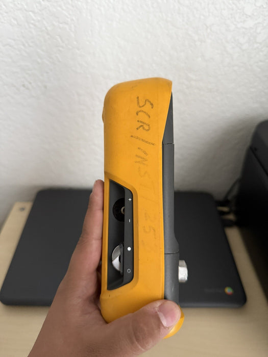 FLUKE 718 100G PRESSURE CALIBRATOR (PARTS ONLY) FOR PARTS DOESN’T WORK