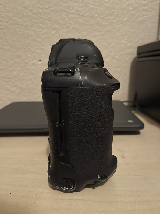 Canon EOS-1D X Mark II 20.2MP Digital SLR Camera - Black (No Accesories)
