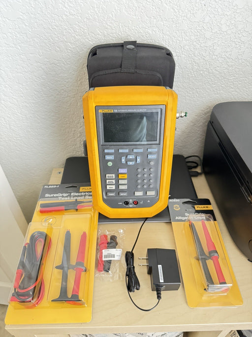 FLUKE 729 AUTOMATIC PRESSURE CALIBRATOR W/ NEW LEADS AND CASE (SHIPS NEXT DAY)