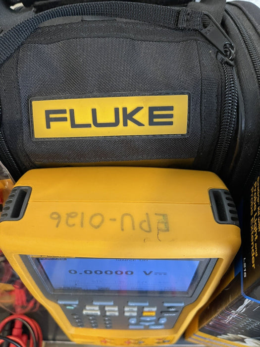 Fluke 754 Documenting Process Calibrator with HART Communication W/ NÉW TL220