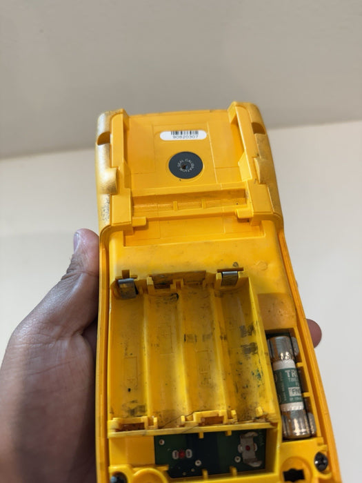 FLUKE 187 TRUE RMS MULTIMETER (PARTS ONLY) FOR PARTS - SHIPS FAST