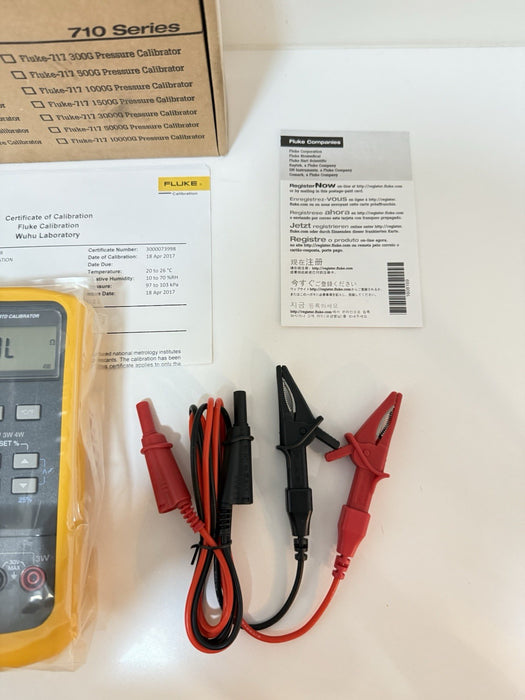 FLUKE 712 RTD CALIBRATOR (NEW FACTORY SEALED) SHIPS FAST - FREE SHIPPING (RARE)