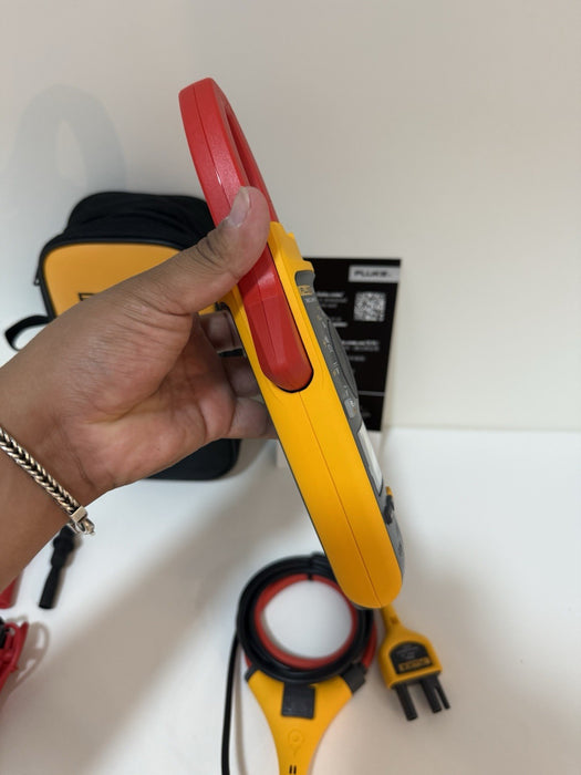 FLUKE 376 FC TRMS CLAMP METER W/ LEADS & CLIPS - SHIPS FAST (NEW)