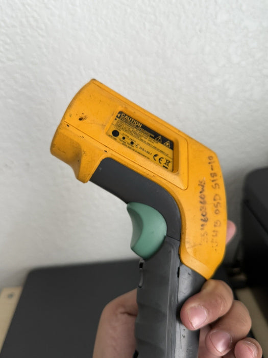 Fluke 568 IR Thermometer Contact Temperature - SHIPS FAST