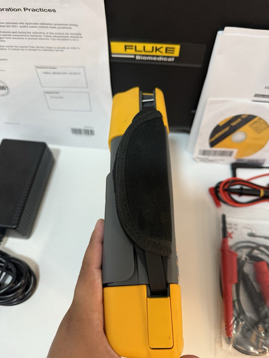 FLUKE 190M-2 MEDICAL SCOPEMETER 2CH 200MHZ OSCILLOSCOPE (TESTED) SHIPS FAST
