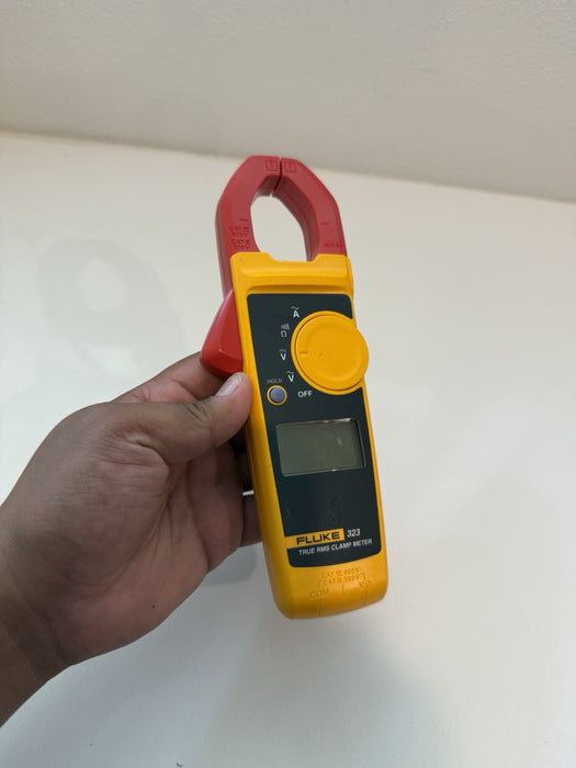 FLUKE 323 TRUE RMS (PARTS ONLY) FOR PARTS - SHIPS FAST