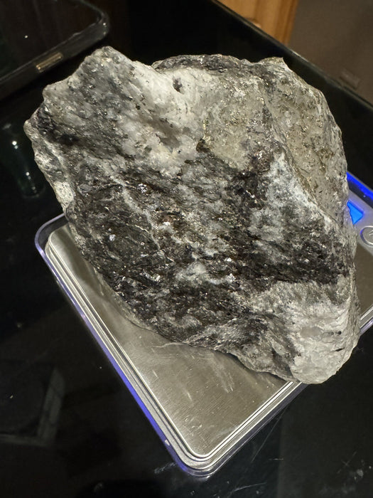 Natural black rock with gold / Weighs : 2 + Pounds