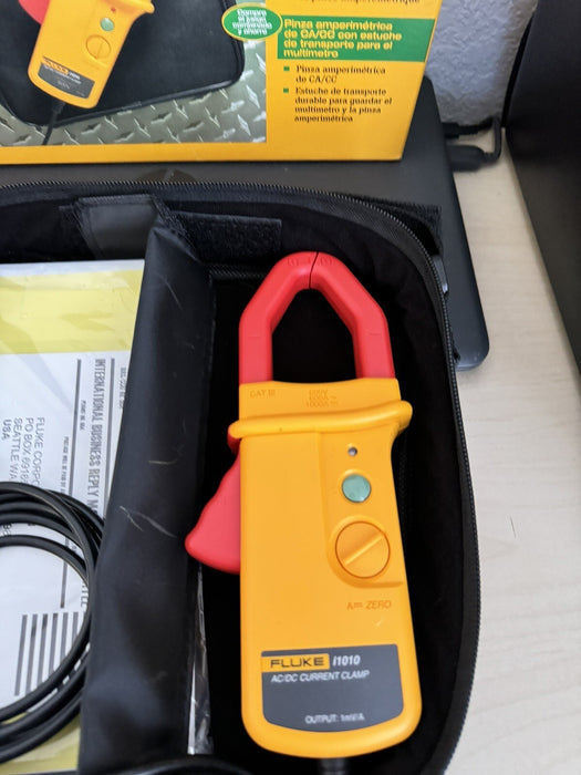 Fluke i1010 AC/DC Current Clamp Multimeter Accessory with Case and Box! (NEW)