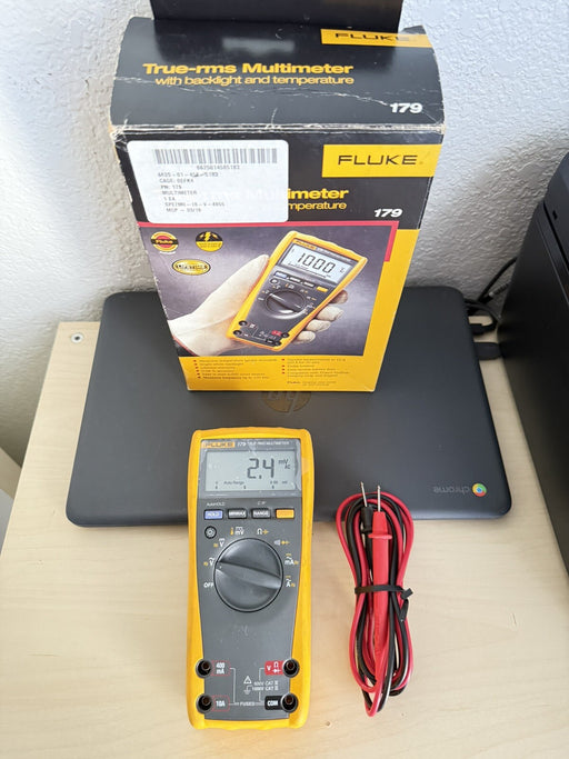 FLUKE 179 TRUE RMS MULTIMETER W/ LEAD SET- SHIPS FAST (TESTED)