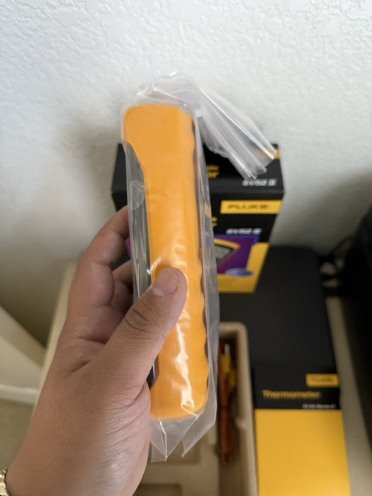 FLUKE 52-II 60HZ DUAL DIGITAL THERMOCOUPLE THERMOMETER /NEW SEALED/FREE SHIPPING
