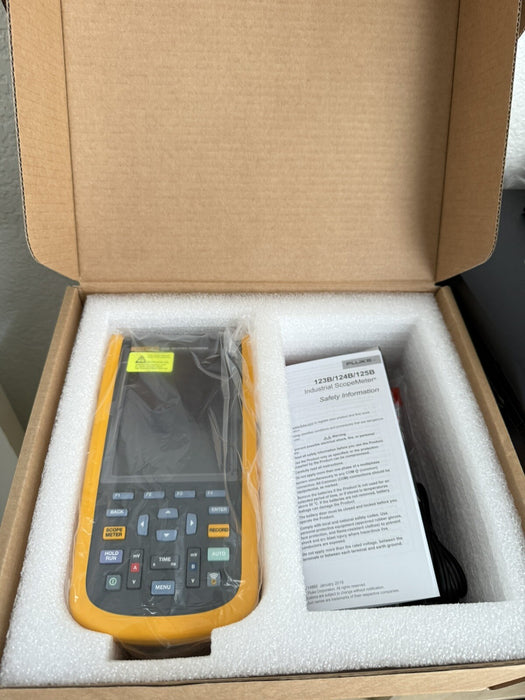 FLUKE 123B/NA INDUSTRIAL SCOPEMETER 20MHZ (NEW FACTORY SEALED)SHIPS FAST MFD2024