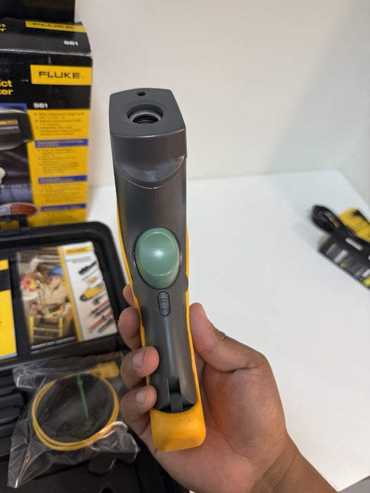 FLUKE 561 INFRARED & CONTACT THERMOMETER (NEW SEALED) SHIPS FAST