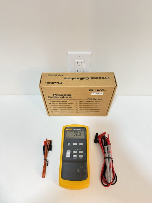 FLUKE 714 THERMOCOUPLE TEMPERATURE CALIBRATOR (NEW FACTORY SEALED) SHIPS FAST