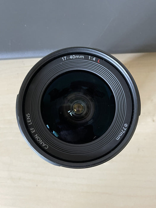 Canon EF 17-40mm f/4L Ultra Wide Angle Zoom Lens - Black (8806A002)