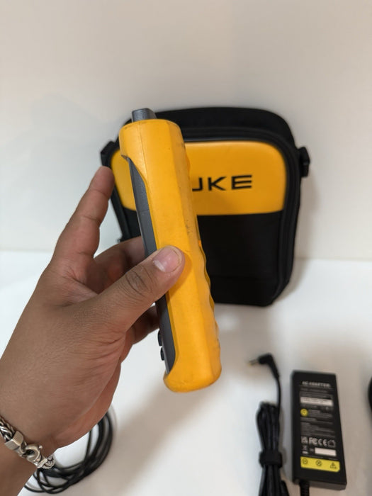 FLUKE 1523 REFERENCE THERMOMETER W/ PROBE & BAG (FREE SHIPPING ) TESTED