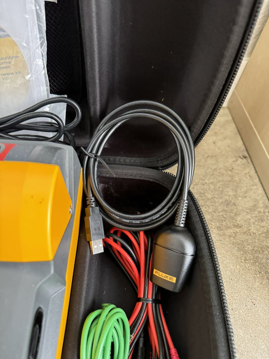 FLUKE 1550C 5KV INSULATION TESTER W CASE & LEADS /CALIBRATED 2024 -FREE SHIPPING