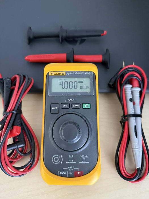 FLUKE 707 INDUSTRIAL LOOP CALIBRATOR METER (SHIPS FAST) W/ LEADS