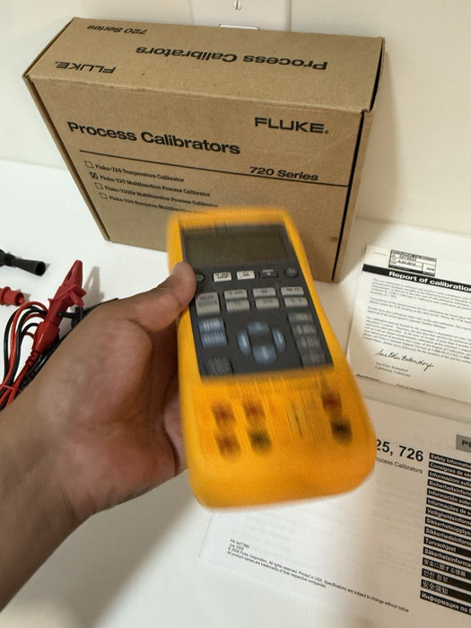 FLUKE 725 MULTIFUNCTION PROCESS CALIBRATOR  W/ ACCESSORIES (TESTED) SHIPS FAST