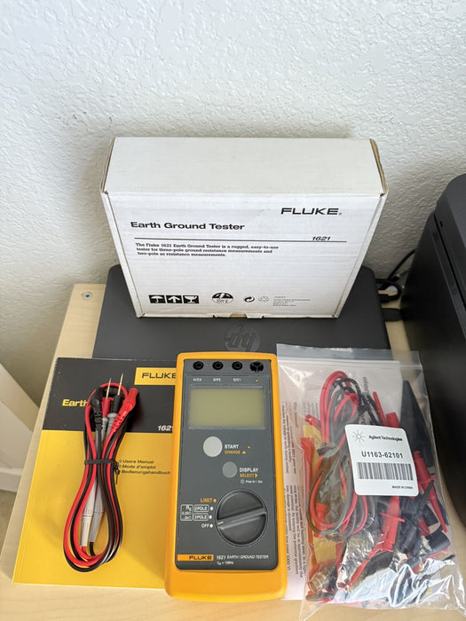 FLUKE 1621 EARTH GROUND TESTER W/LEADS & ACCESSORIES (FREE SHIPPING) TESTED