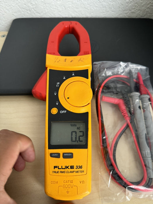 FLUKE 336 TRUE RMS CLAMP METER W/ LEAD SET - SHIPS FAST (TESTED)