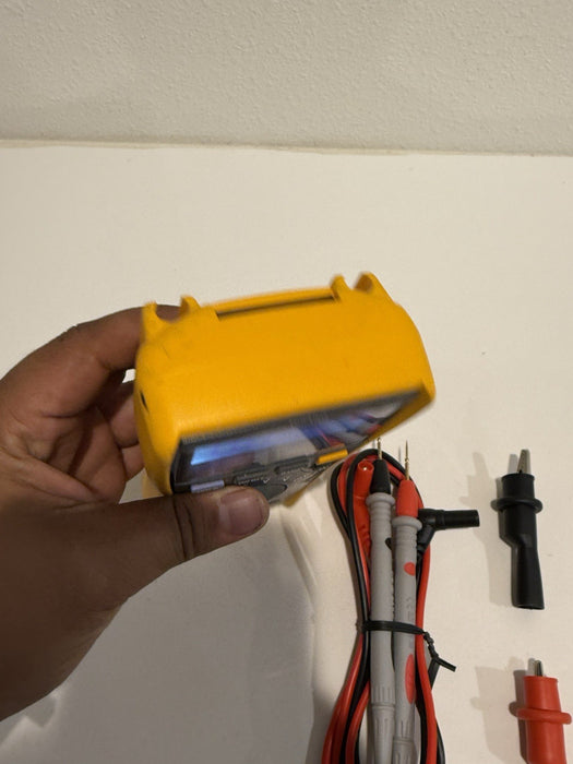 FLUKE 117 TRUE RMS MULTIMETER W/LEADS & CLIPS (TESTED) SHIPS FAST