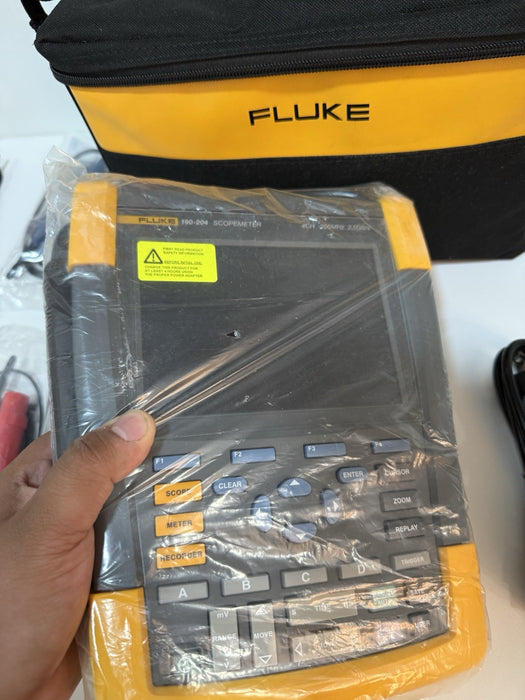 FLUKE 190-204 SCOPEMETER 4CH 200MHZ 2.5GS/S (NEW SEALED) SHIPS FAST - TESTED