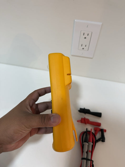 FLUKE 787 PROCESSMETER W/LEADS (SHIPS FAST) FREE SHIPPING (TESTED)