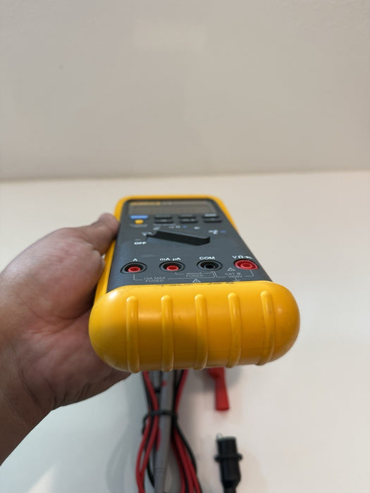 FLUKE 87 III TRUE RMS MULTIMETER W/LEADS & CLIPS - SHIPS FAST