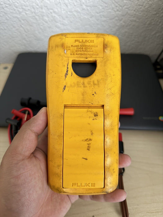 FLUKE 52 II THERMOCOUPLE THERMOMETER W / PROBE & LEADS - FREE SHIPPING