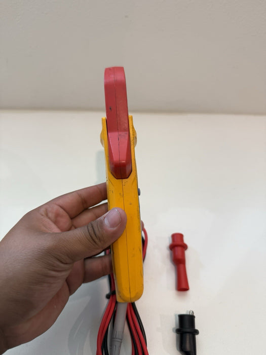 FLUKE 323 TRUE RMS CLAMP METER W/ LEADS - SHIPS FAST (TESTED)