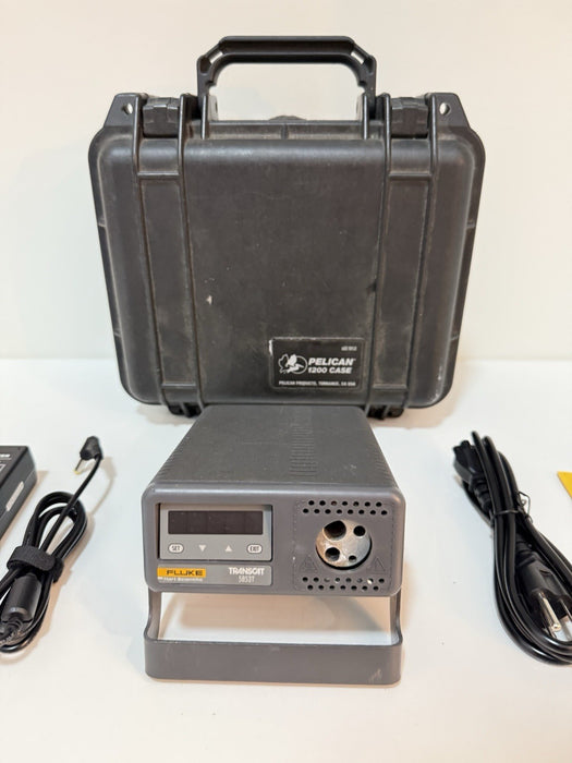 FLUKE 9100S DRY-WELL CALIBRATOR W/ BAG & CHARGER  TRANSCAT 5853T - TESTED