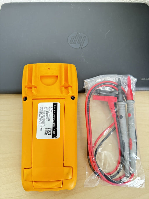 FLUKE 77-IV MULTIMETER W / LEAD SET - FREE SHIPPING (TESTED)