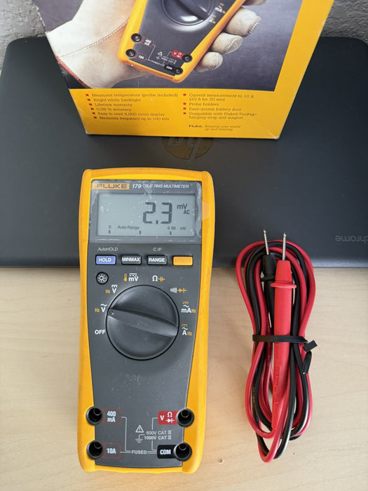 FLUKE 179 TRUE RMS MULTIMETER W/ LEAD SET- SHIPS FAST (TESTED)
