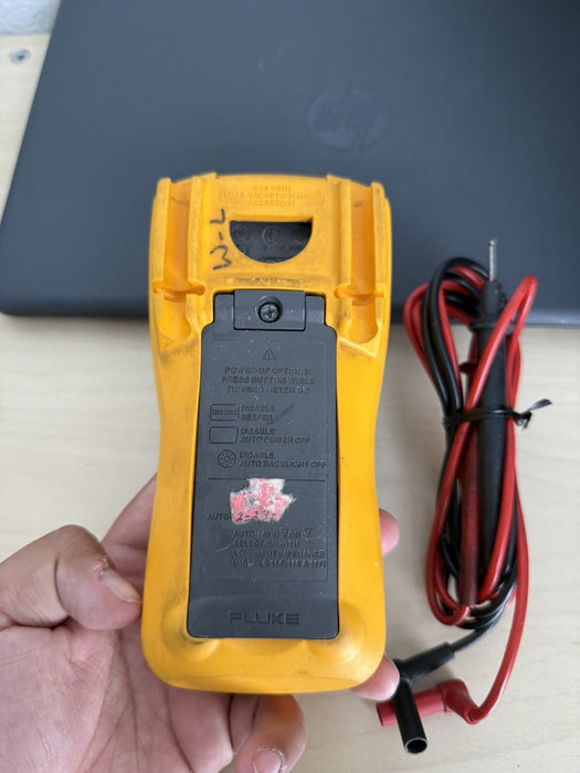 FLUKE 117 TRUE RMS MULTIMETER W/LEADS - SHIPS FAST