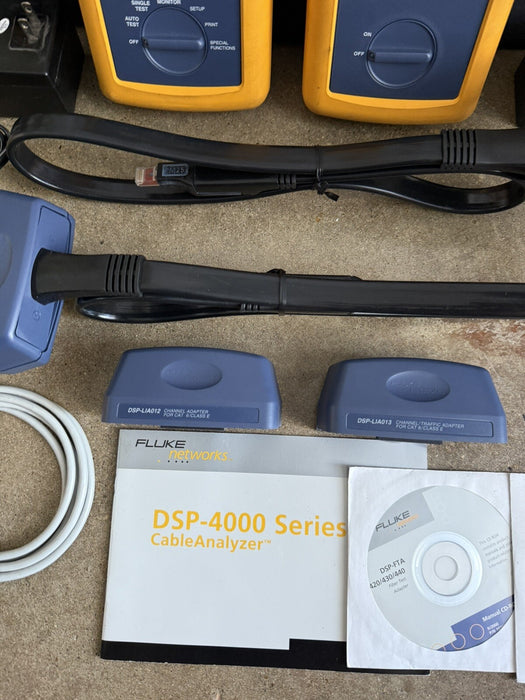 FLUKE NETWORKS DSP4300 DSP-4300 CABLE ANALYZER KIT W/ ACCESSORIES (TESTED)