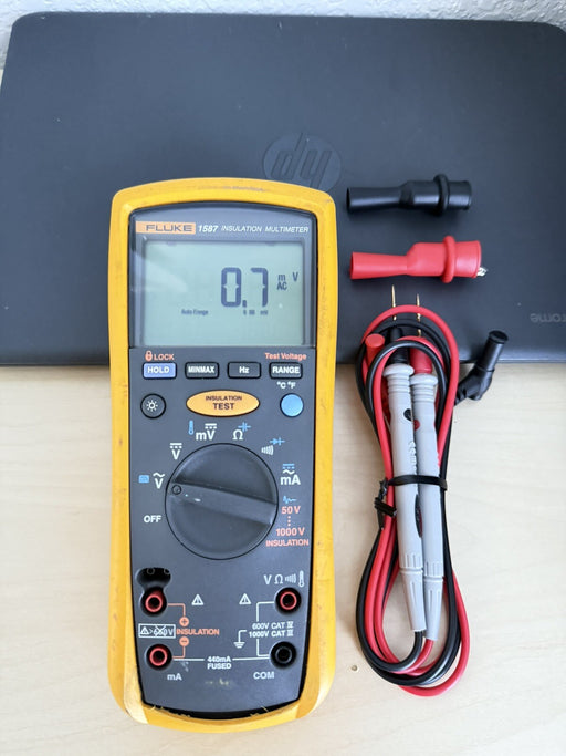 FLUKE 1587 INSULATION TESTER W / LEADS (PARTS ONLY) DOESN’T WORK