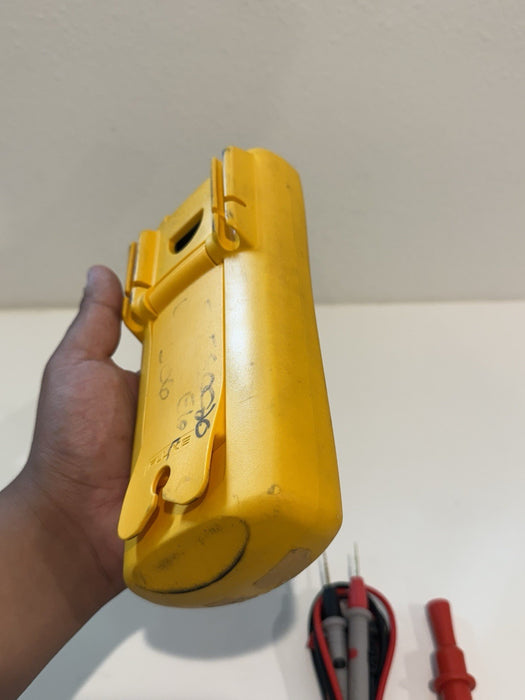 FLUKE 87 III TRUE RMS MULTIMETER W/LEADS & CLIPS - SHIPS FAST