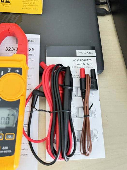 Fluke 325 True RMS DC AC Current and Voltage Tester Capacitance Clamp (NEW)