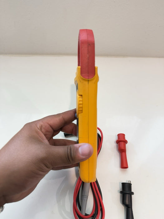 FLUKE 323 TRUE RMS CLAMP METER W/ LEADS - SHIPS FAST (TESTED)