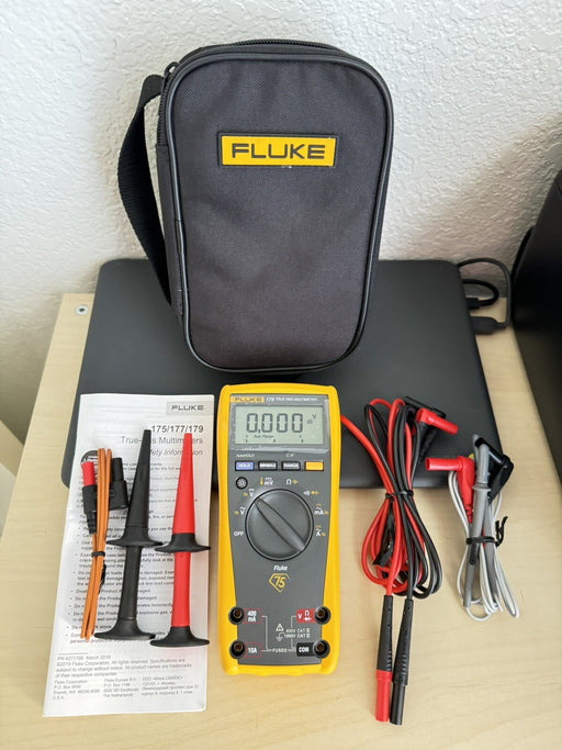 Fluke 179/EDA2 True RMS Digital Multimeter & Accessory Combo Kit