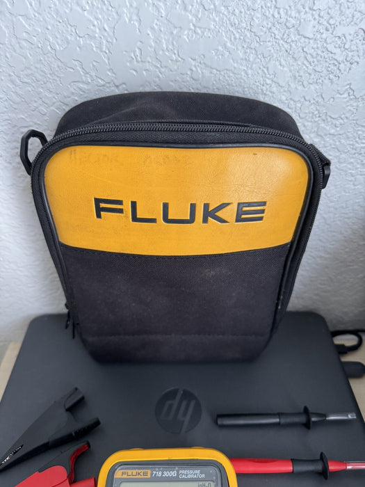 FLUKE 718-300G PRESSURE CALIBRATOR (NEW LEADS & ACCESSORIES ) SHIPS NEXT DAY