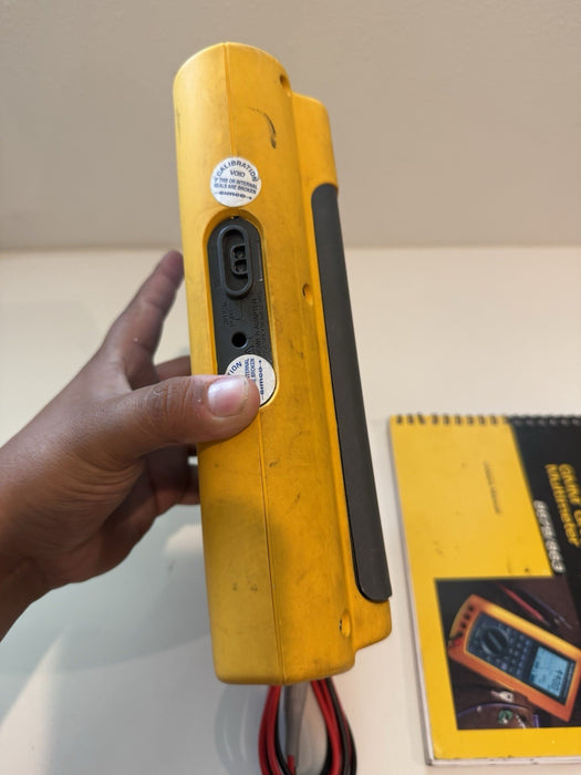 FLUKE 867B GRAPHICAL MULTIMETER W/LEADS & MANUALS - SHIPS FAST
