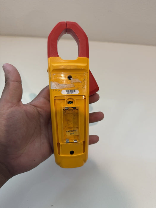 FLUKE 323 TRUE RMS (PARTS ONLY) FOR PARTS - SHIPS FAST