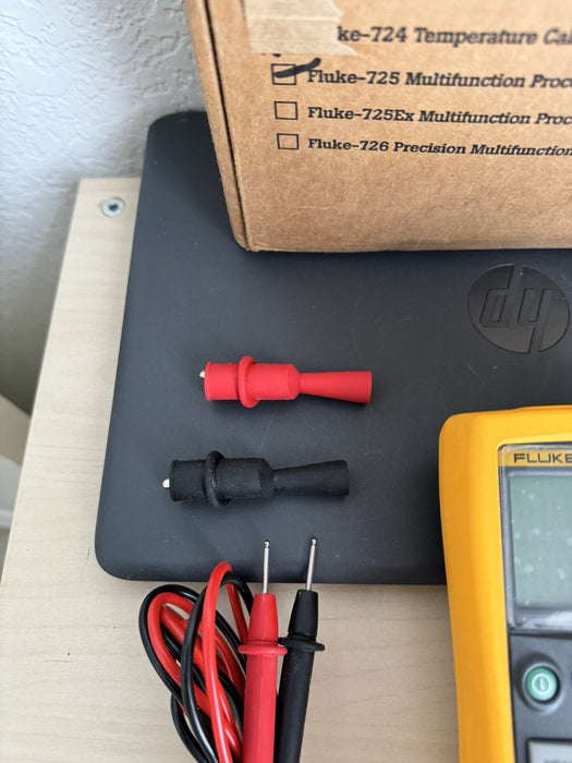 FLUKE 725 MULTIFUNCTION PROCESS CALIBRATOR W / FACTORY BOX -EXCELLENT CONDITION