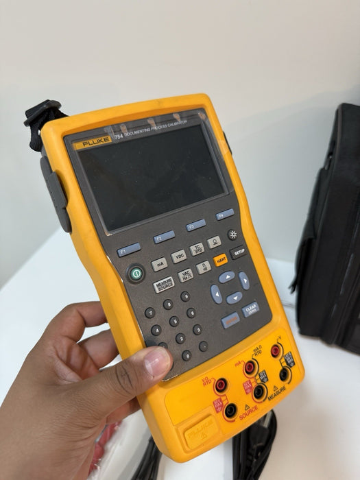 FLUKE 754 DOCUMENTING PROCESS CALIBRATOR W/ ACCESSORIES (TESTED) FREE SHIPPING