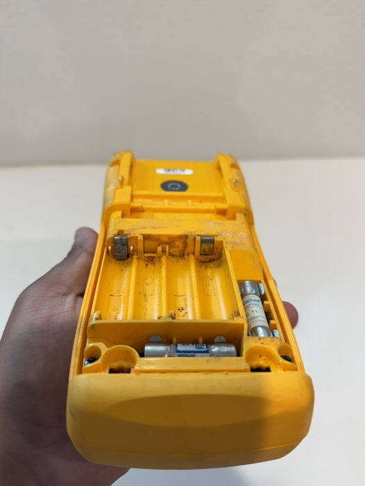 FLUKE 189 TRUE RMS MULTIMETER (PARTS ONLY)  FOR PARTS - SHIPS FAST