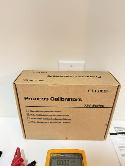 FLUKE 725 MULTIFUNCTION PROCESS CALIBRATOR  W/ ACCESSORIES (TESTED) SHIPS FAST