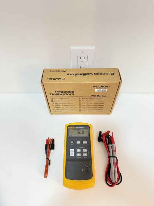 FLUKE 714 THERMOCOUPLE TEMPERATURE CALIBRATOR (NEW FACTORY SEALED) SHIPS FAST