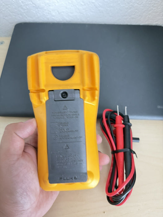 FLUKE 116 TRUE RMS DIGITAL MULTIMETER W / LEADS -SHIPS FAST
